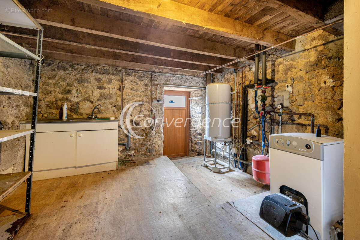 Maison de caractère 3 chambres des années 1900 avec 1,5 hectare de terrain à Brigueuil - photo 13