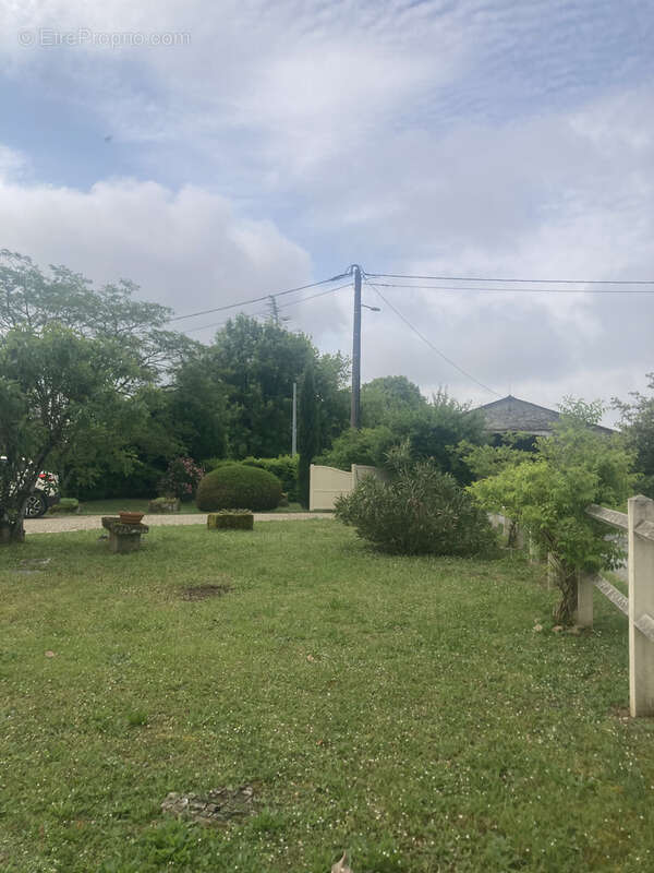 Maison à LA TOUR-BLANCHE