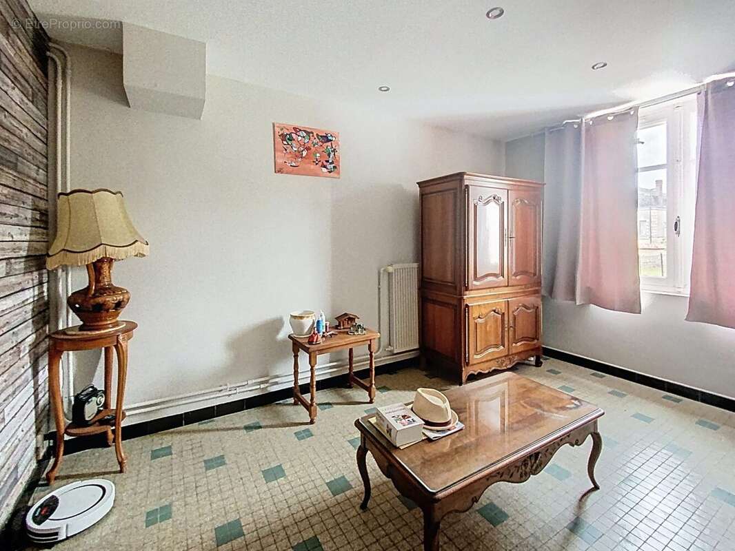 Maison à SAVIGNE-SUR-LATHAN