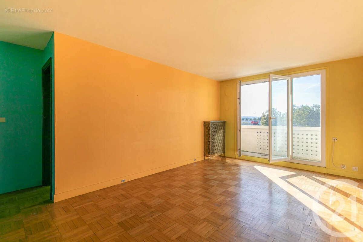 Appartement à SAINT-MAUR-DES-FOSSES