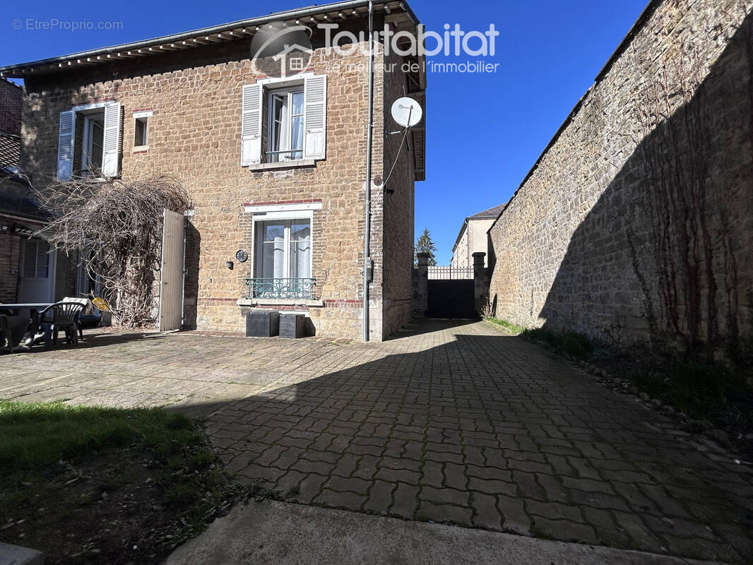 Maison à CHARLEVILLE-MEZIERES