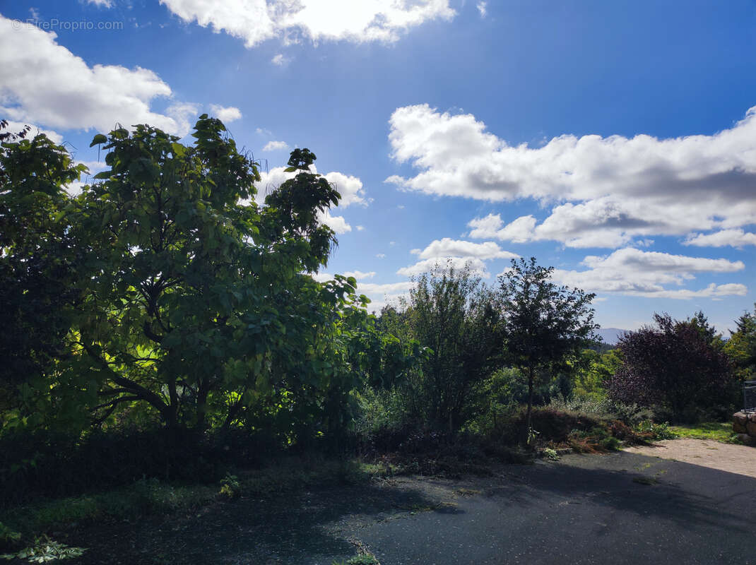Maison à LA CHAPELLE-D'AUREC