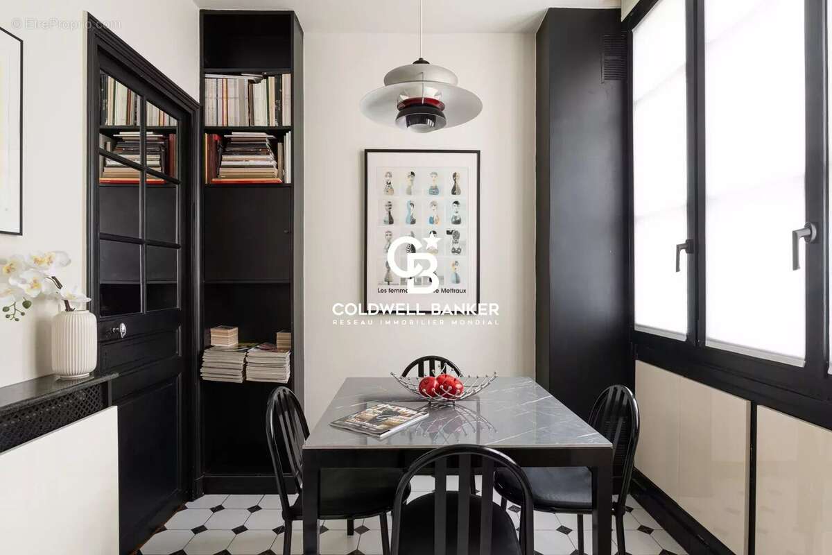 Appartement à PARIS-16E
