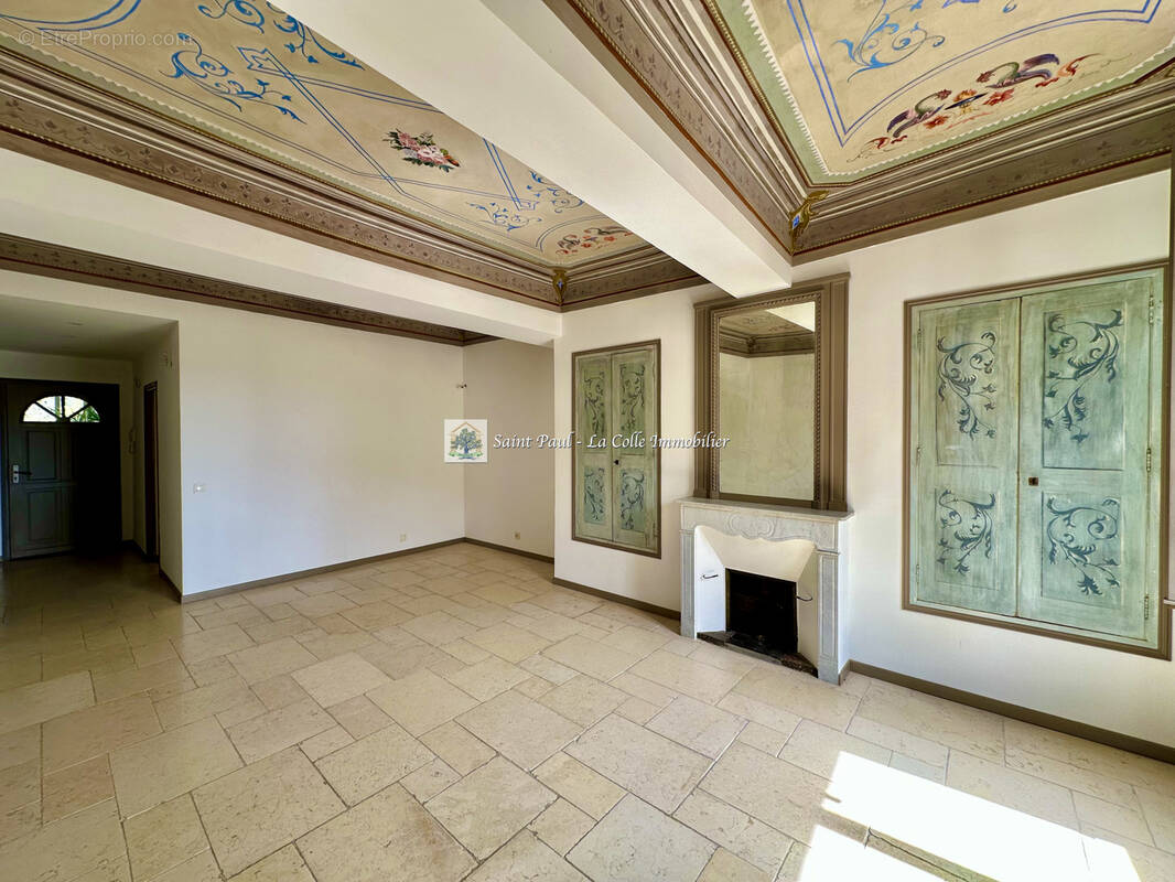 Appartement à LA COLLE-SUR-LOUP