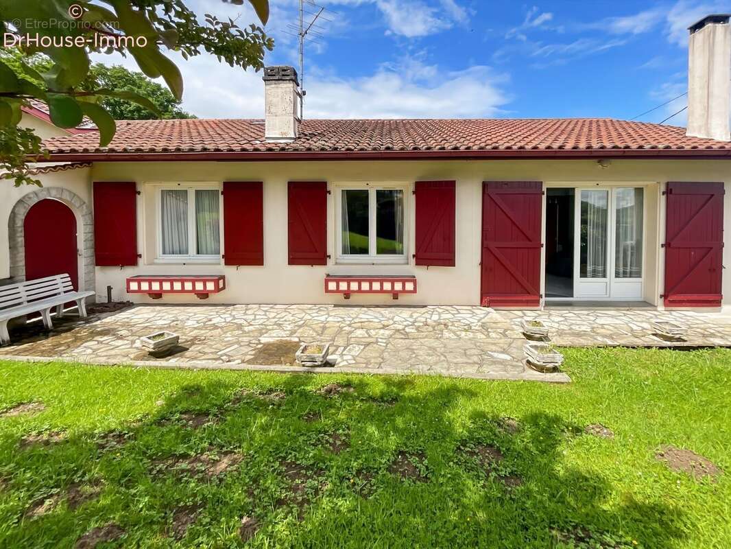 Maison à MOUGUERRE