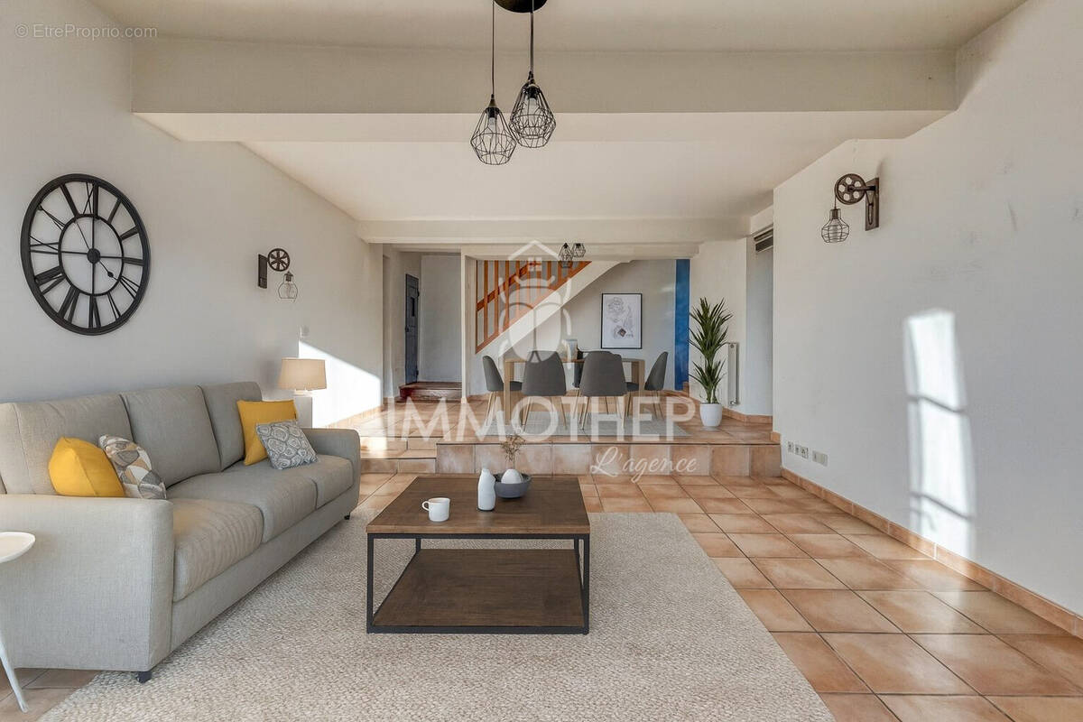 Appartement à SAINT-NAZAIRE-LES-EYMES