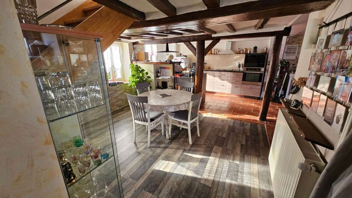 Maison à HOUDAN