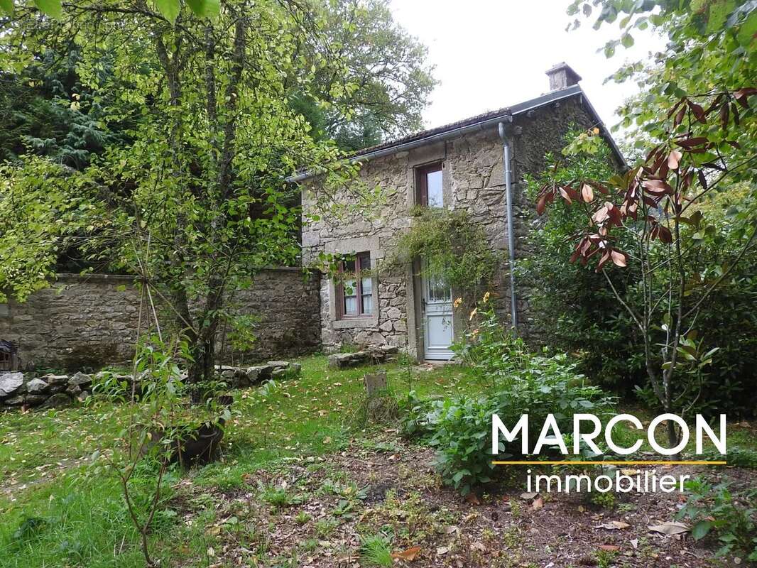 Maison à SAINT-PIERRE-BELLEVUE