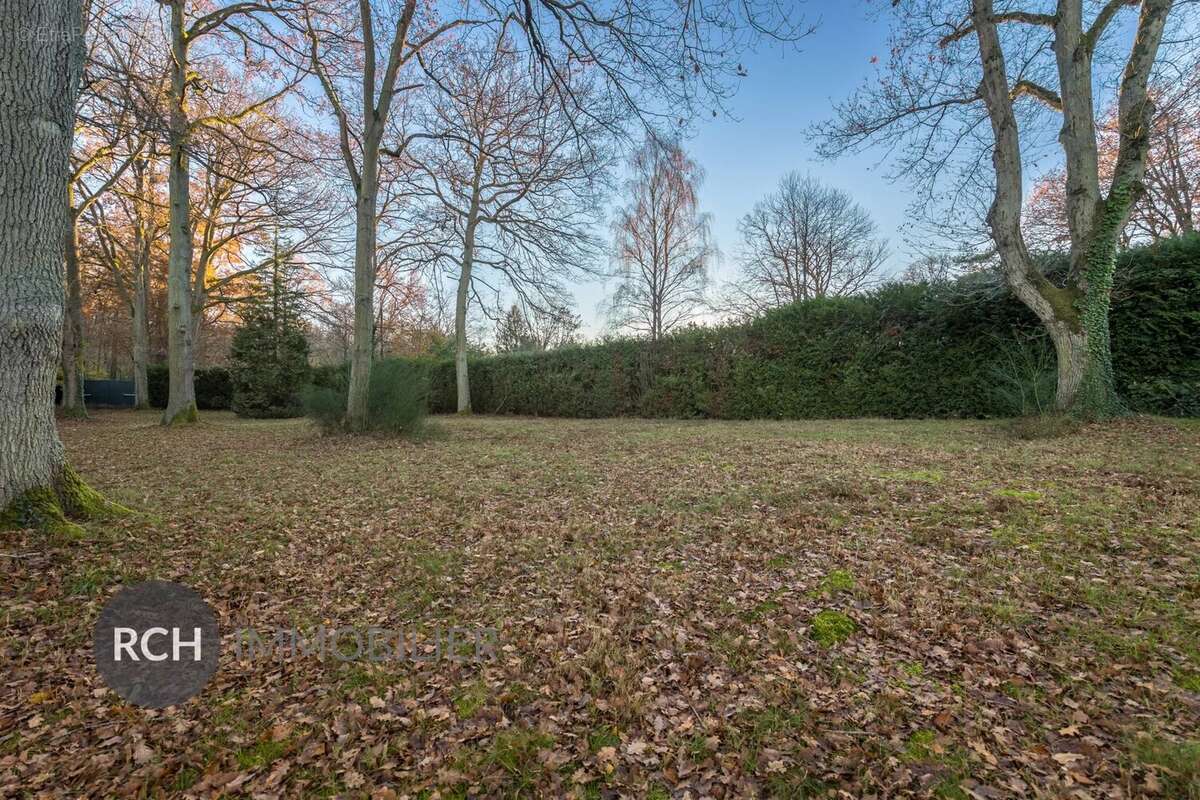 Terrain à GROSROUVRE