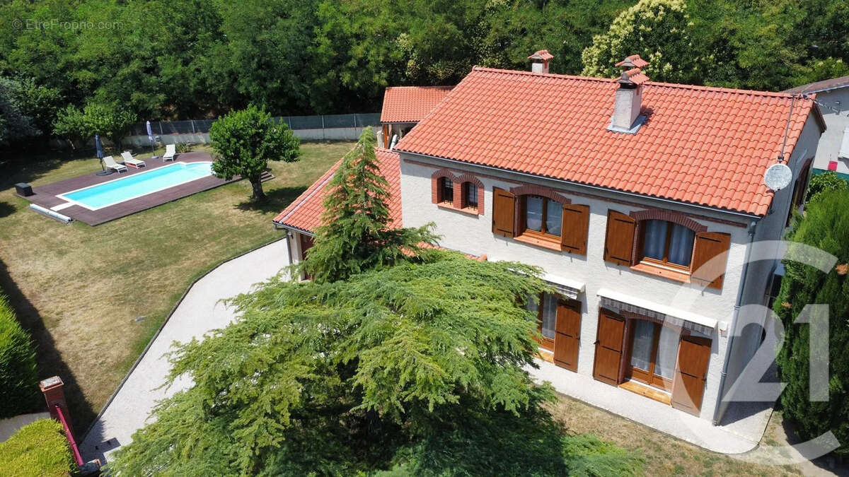 Maison à LACROIX-FALGARDE