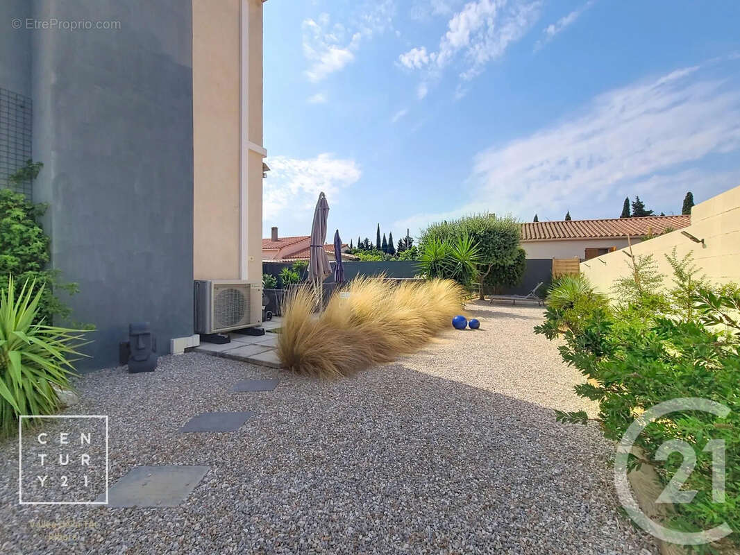 Maison 161 m² à Le Soler  - photo 23