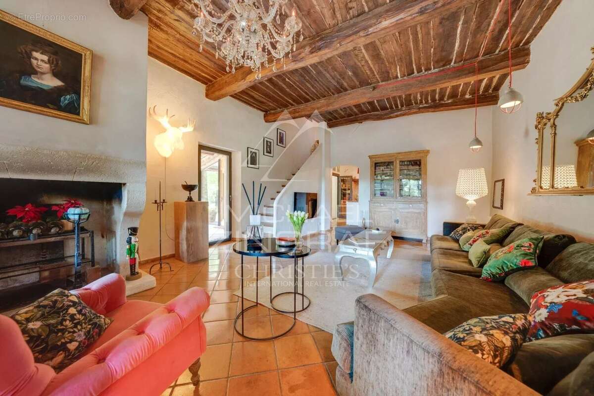 Maison à TOURVES