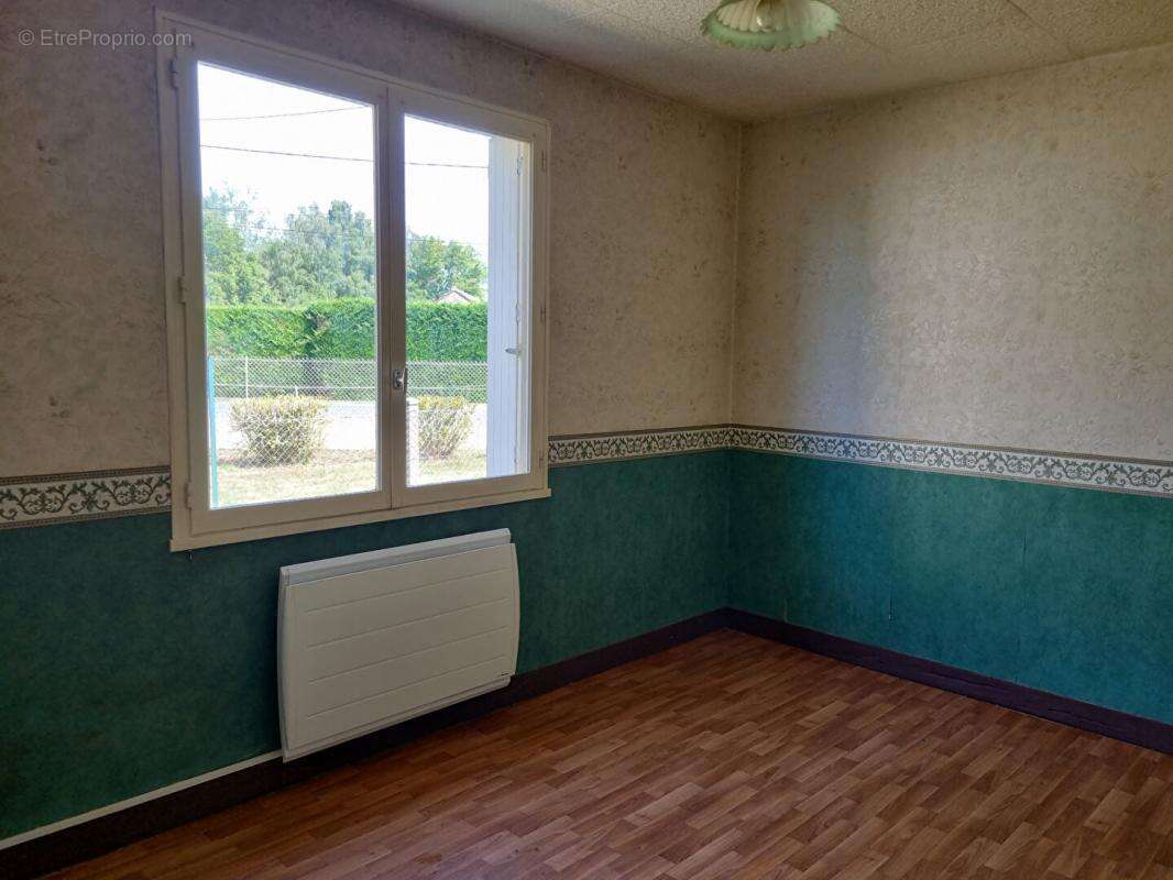 Maison salon sejour cheminee insert, 3 chambres et veranda - photo 11