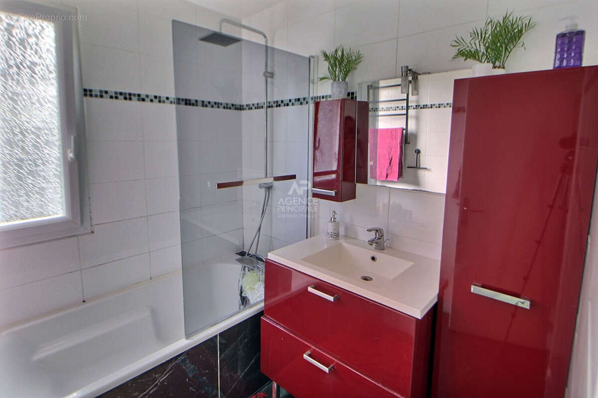 Appartement à VERNEUIL-SUR-SEINE