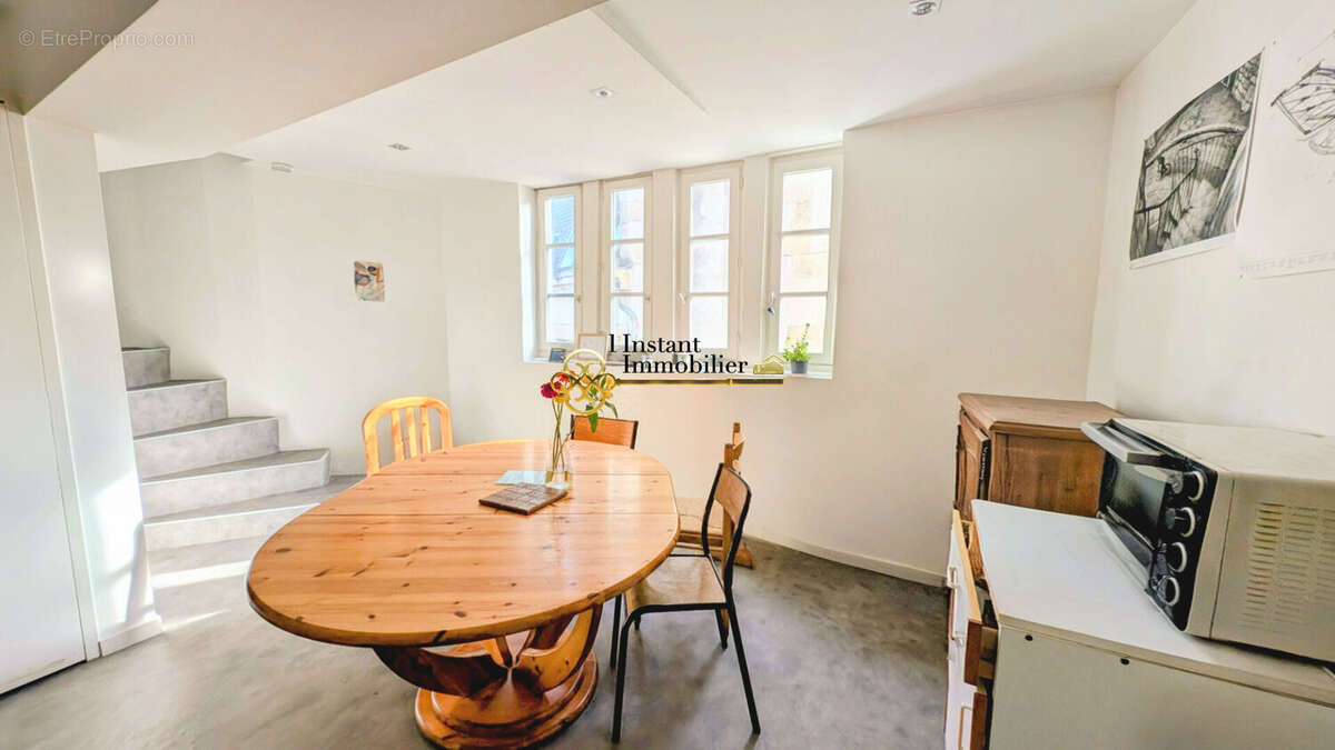 IMMEUBLE DE RAPPORT EN MONOPROPRIÉTÉ - Hypercentre Morlaix - 132 m² - Bonne rentabilité - photo 2