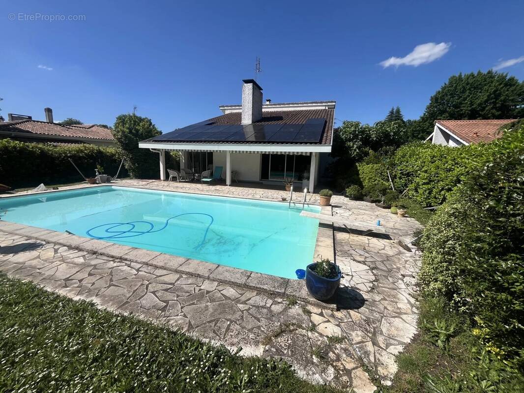 Maison à MERIGNAC
