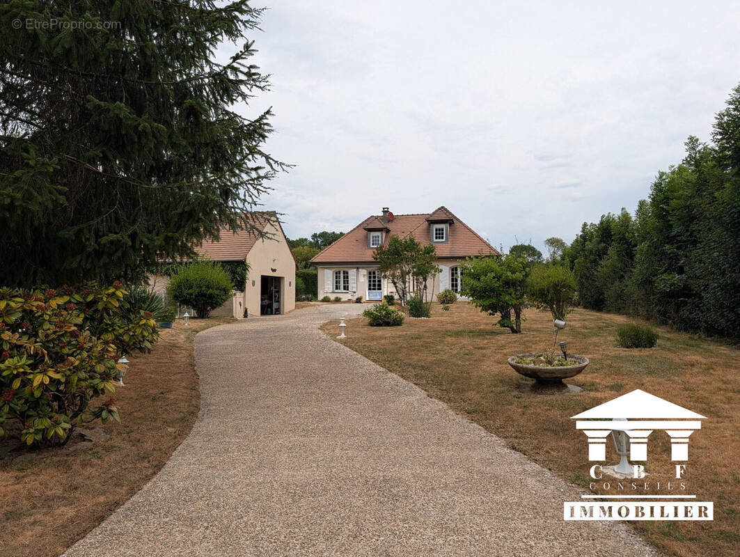 Maison à AUXY