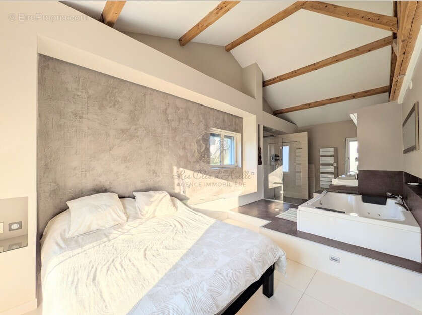 Maison à GREZIEU-LA-VARENNE