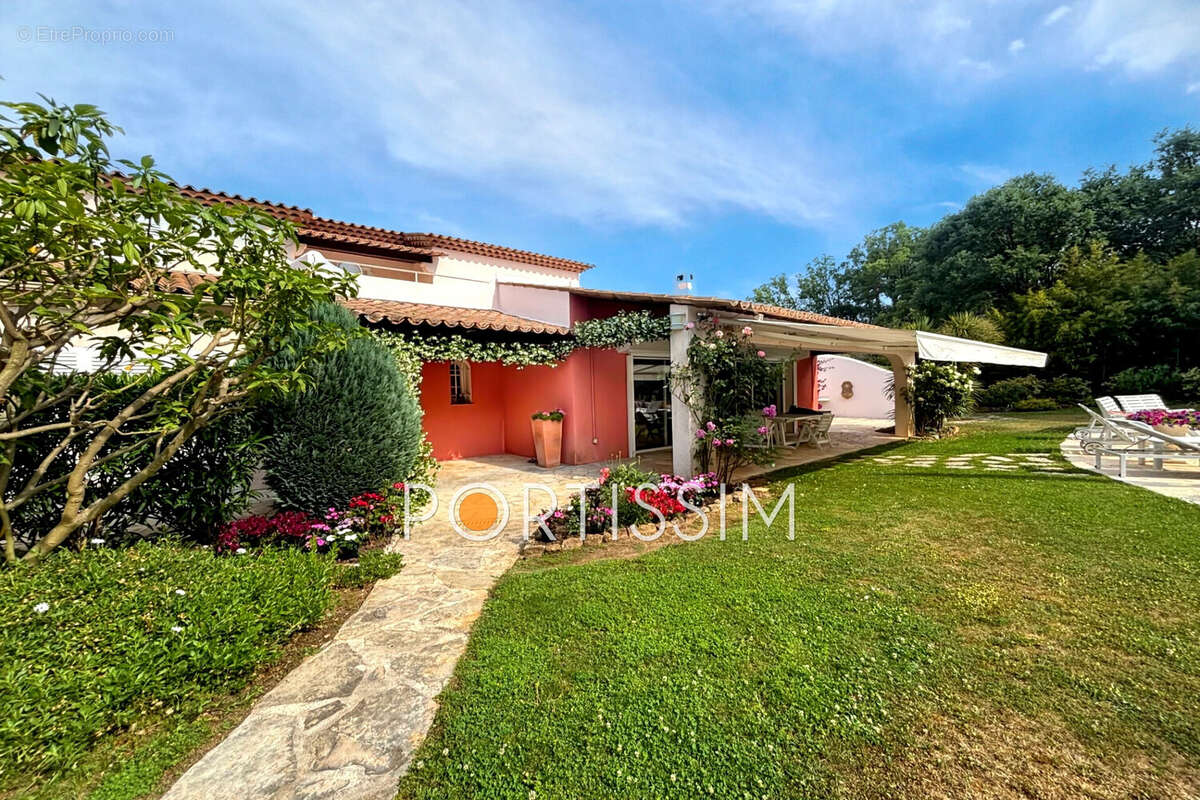 Maison à LE ROURET