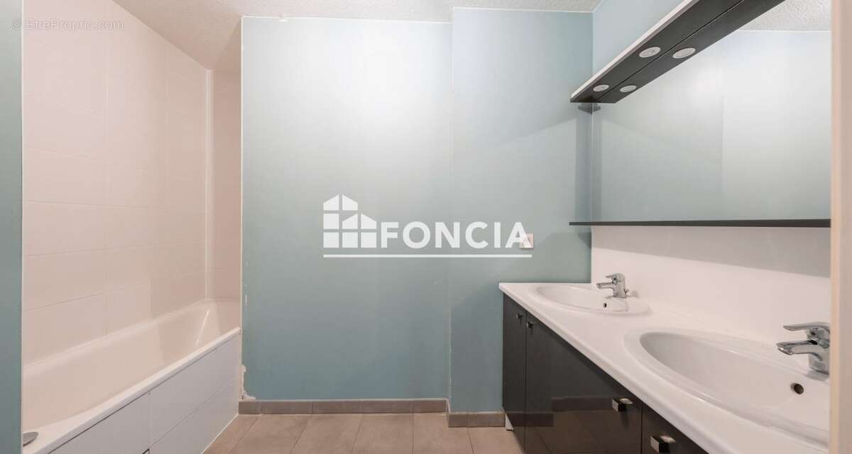 Appartement à FARGUES-SAINT-HILAIRE