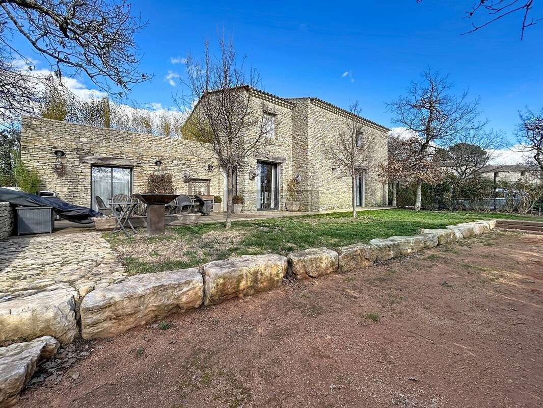 Maison à GORDES