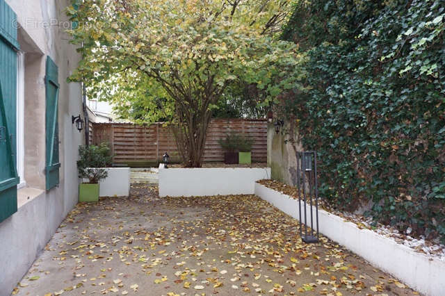 Commerce à JALIGNY-SUR-BESBRE