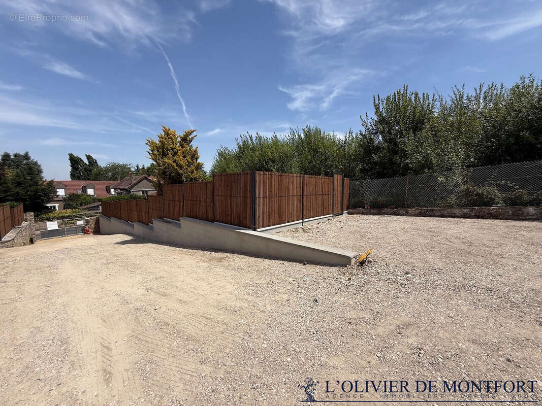 Terrain constructible de 246 m² - photo 5