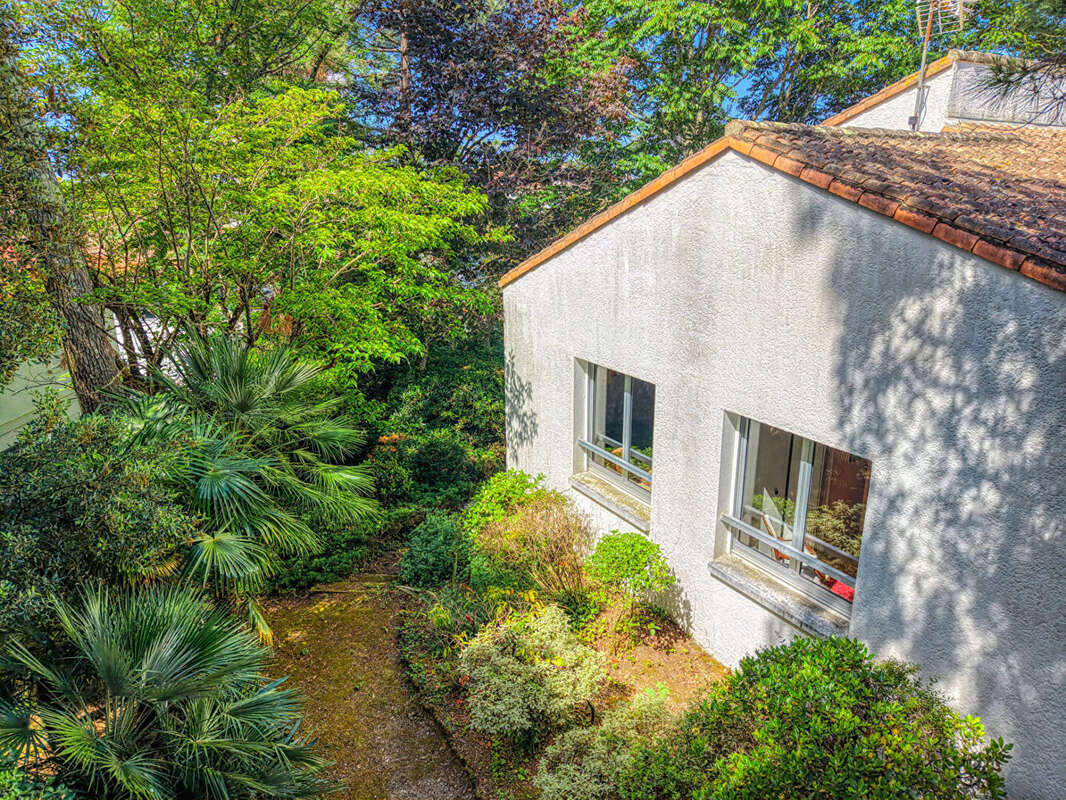 ROYAN - Magnifique Maison dans le Quartier Emblématique du Parc, à 300m de la Plage ! - photo 18