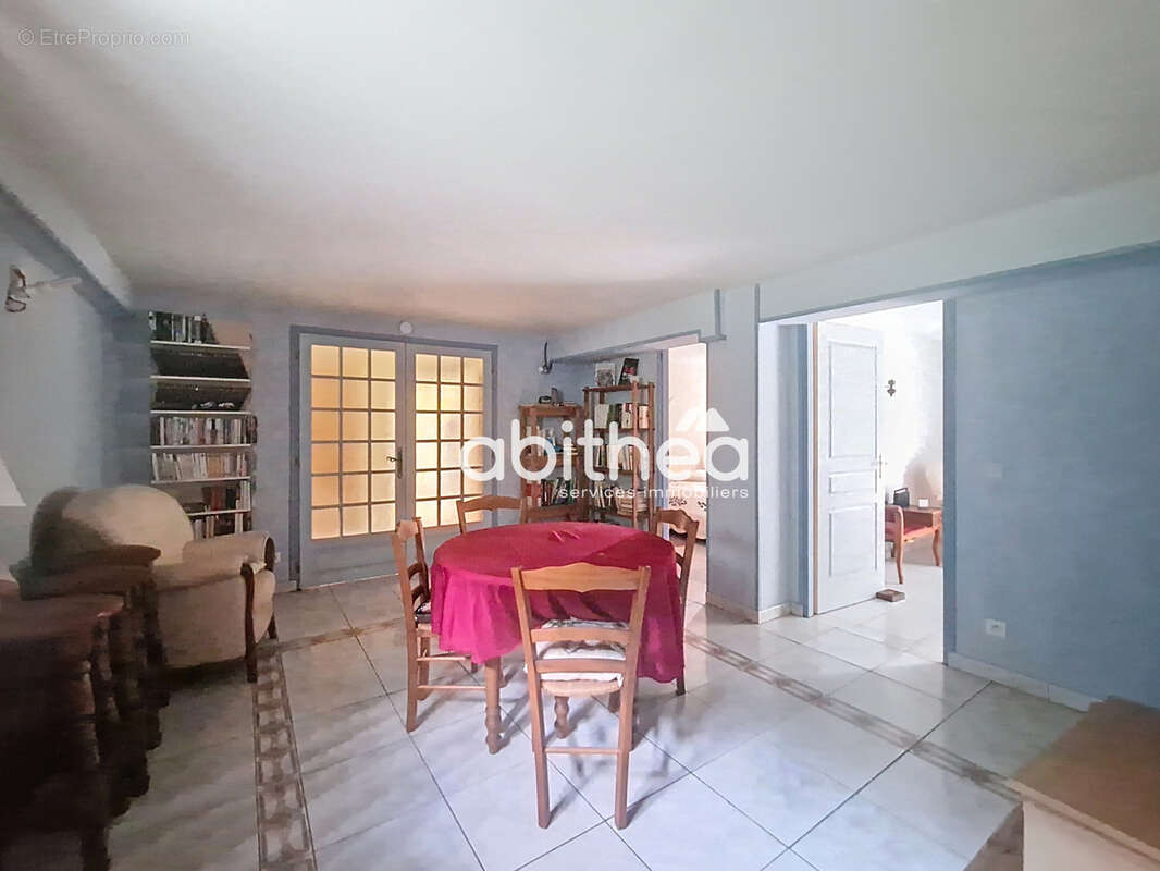 Maison à MORTAGNE-SUR-GIRONDE