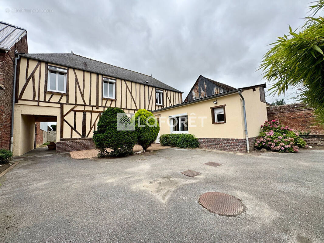 Maison à CREVECOEUR-LE-GRAND