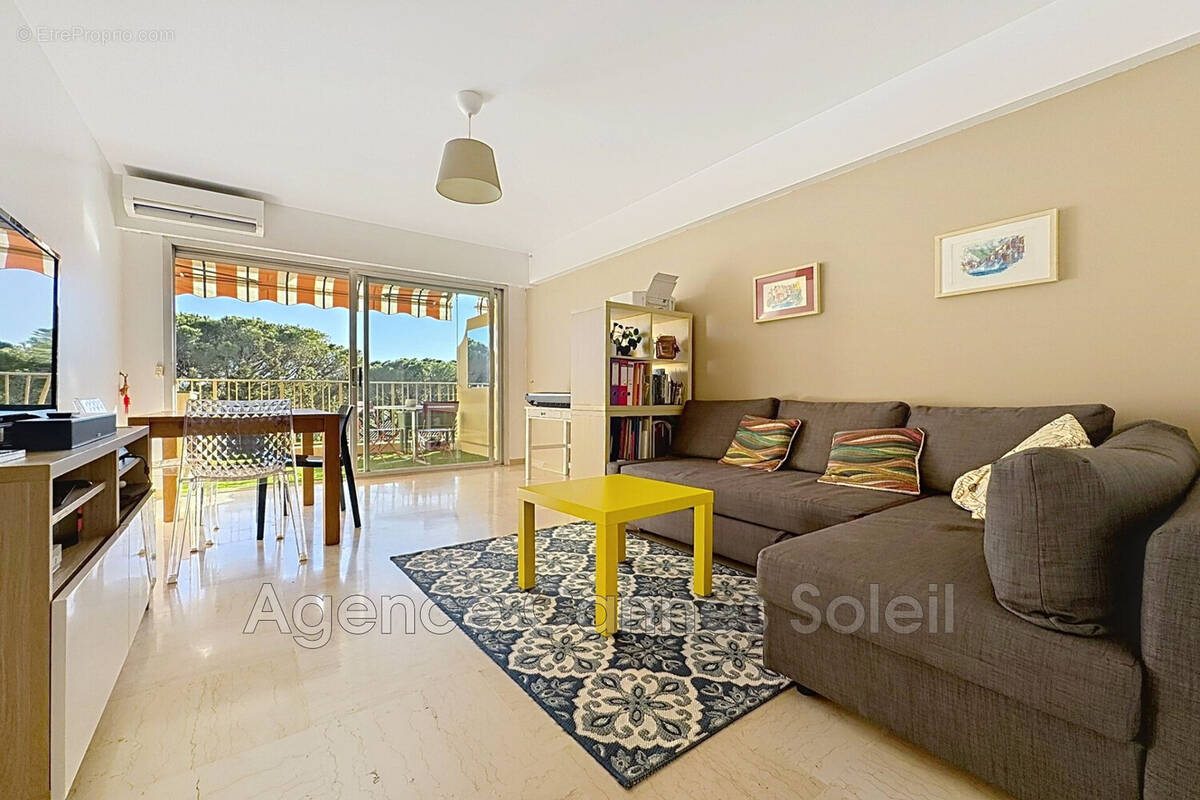 Appartement à MANDELIEU-LA-NAPOULE