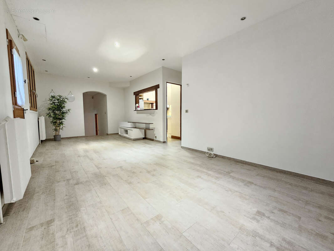 Maison à SAVIGNY-SUR-ORGE