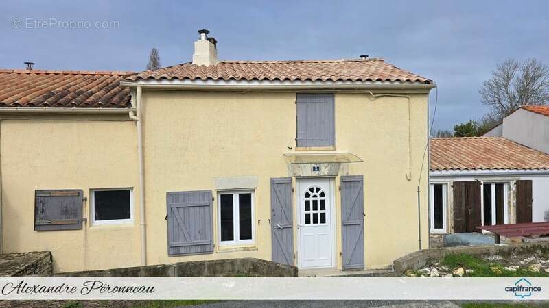Maison à SAINTE-SOULLE