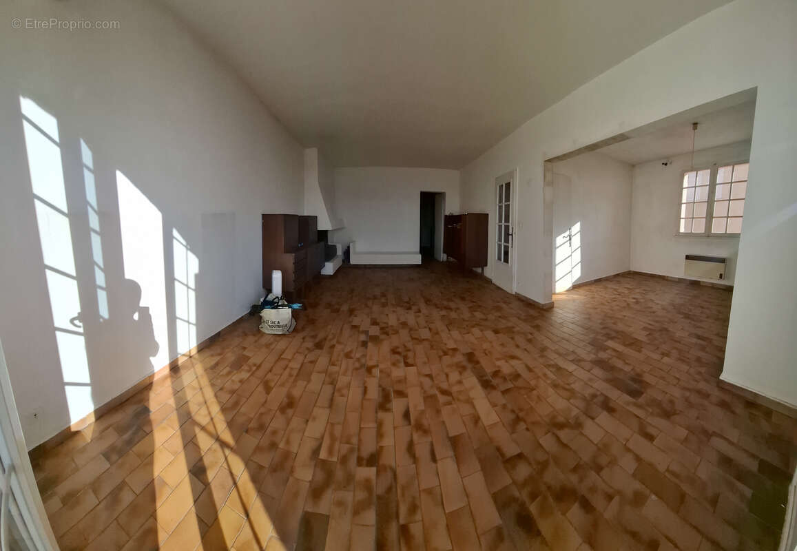 Appartement à SAINT-CYR-SUR-MER