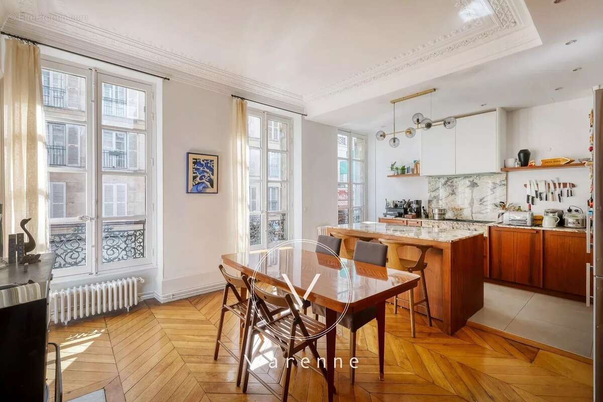 Appartement à PARIS-7E