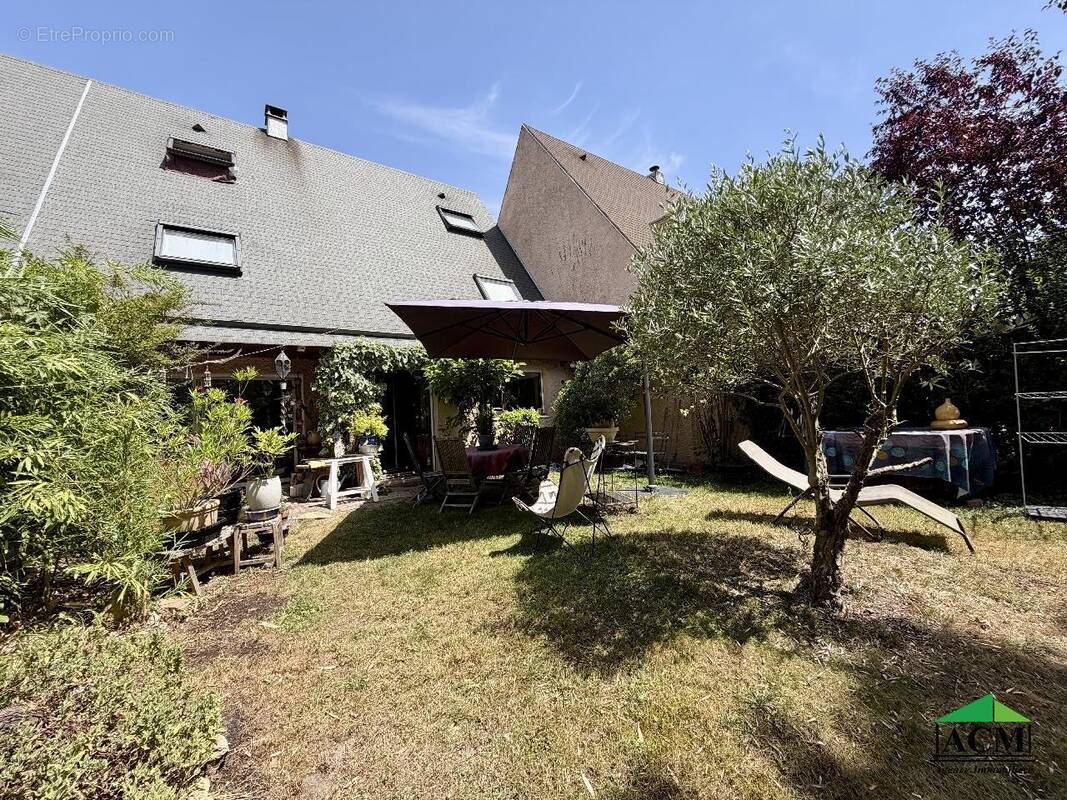 Maison à MERY-SUR-OISE