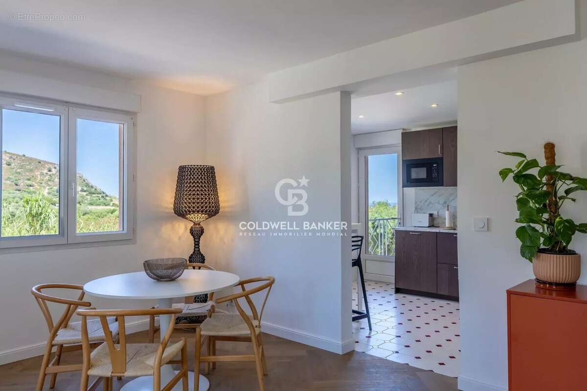 L'ile-rousse - Centre ville - Sublime T3 standing - Balcons, parking & cave - photo 11