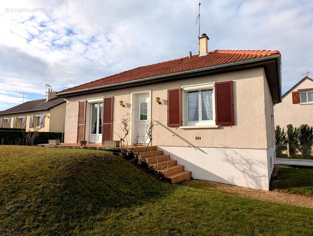 Maison à MEZIDON-CANON