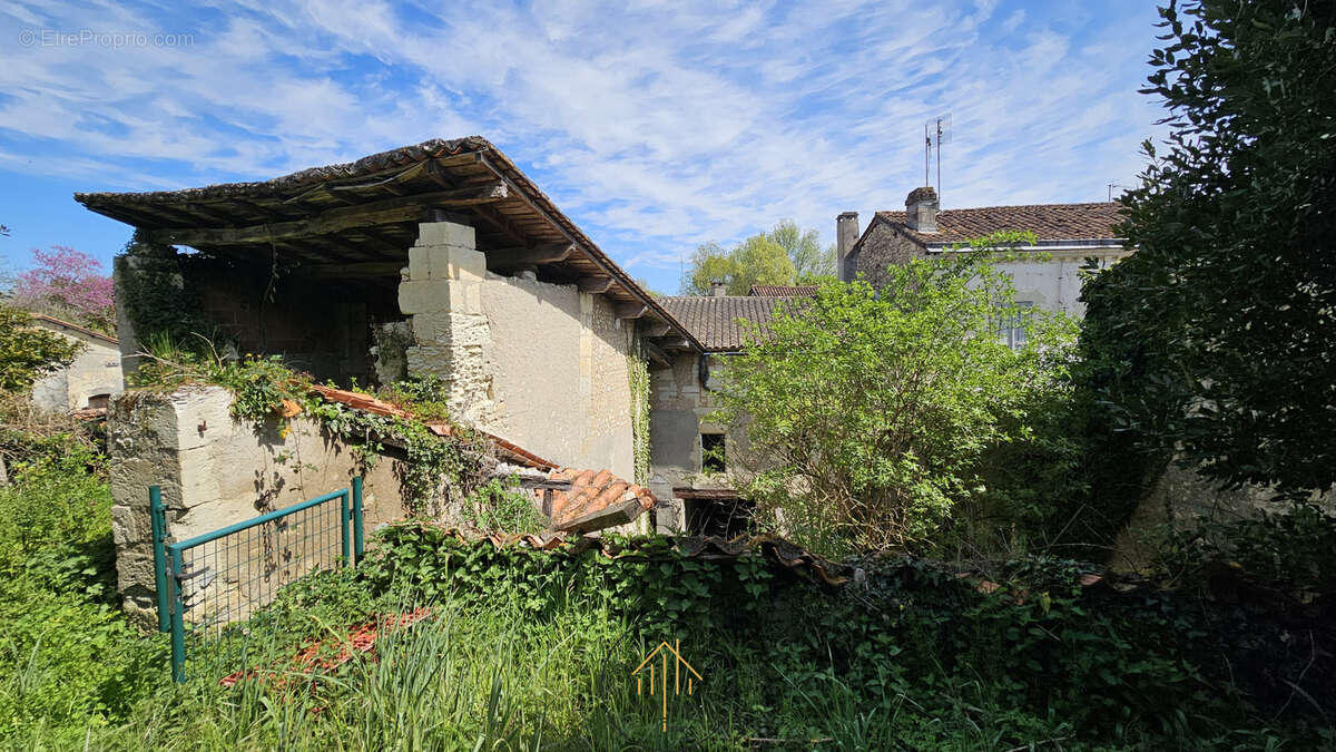 Maison à CHALAIS