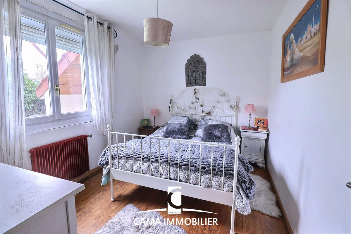 Maison individuelle de 6 chambres sur un terrain de 389m2 dans un quartier recherché de Fontenay-le-Fleury - photo 5