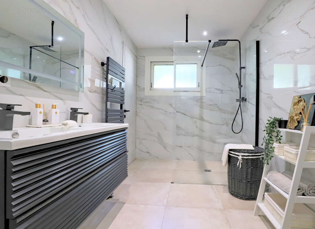 Maison à LA VALETTE-DU-VAR