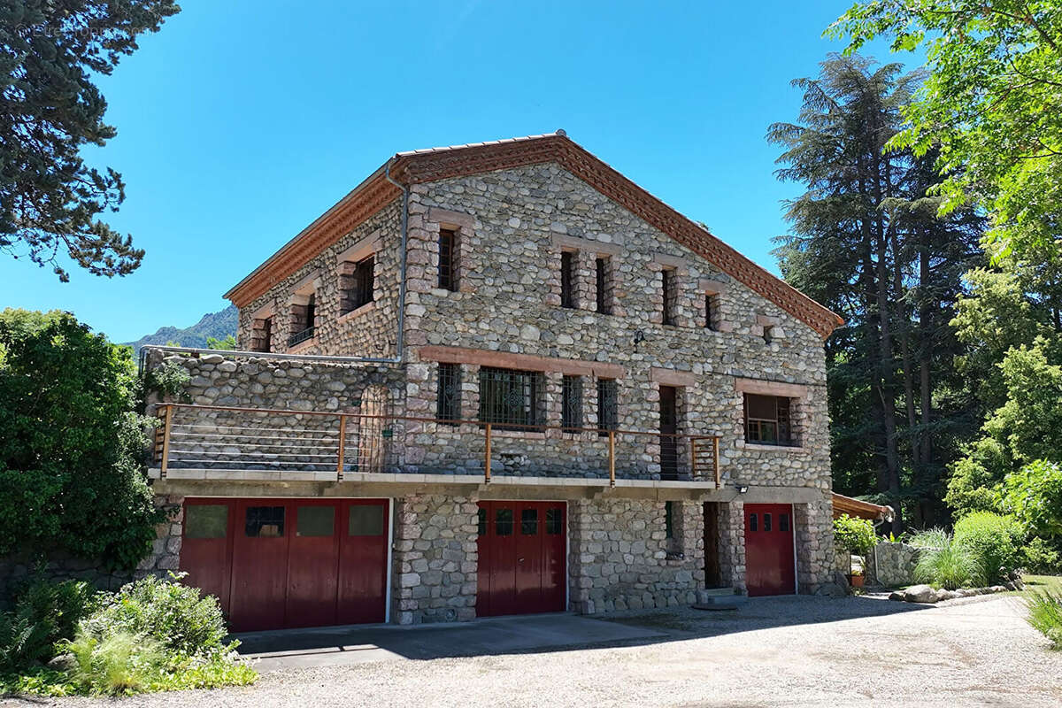MAS DE CARACTERE 308M² au Coeur des Pyrénéen - Orientales - photo 3