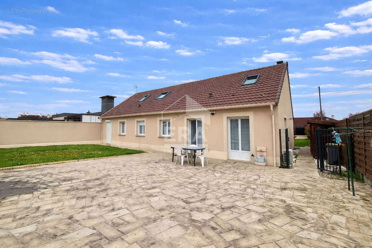 Maison à BALLANCOURT-SUR-ESSONNE
