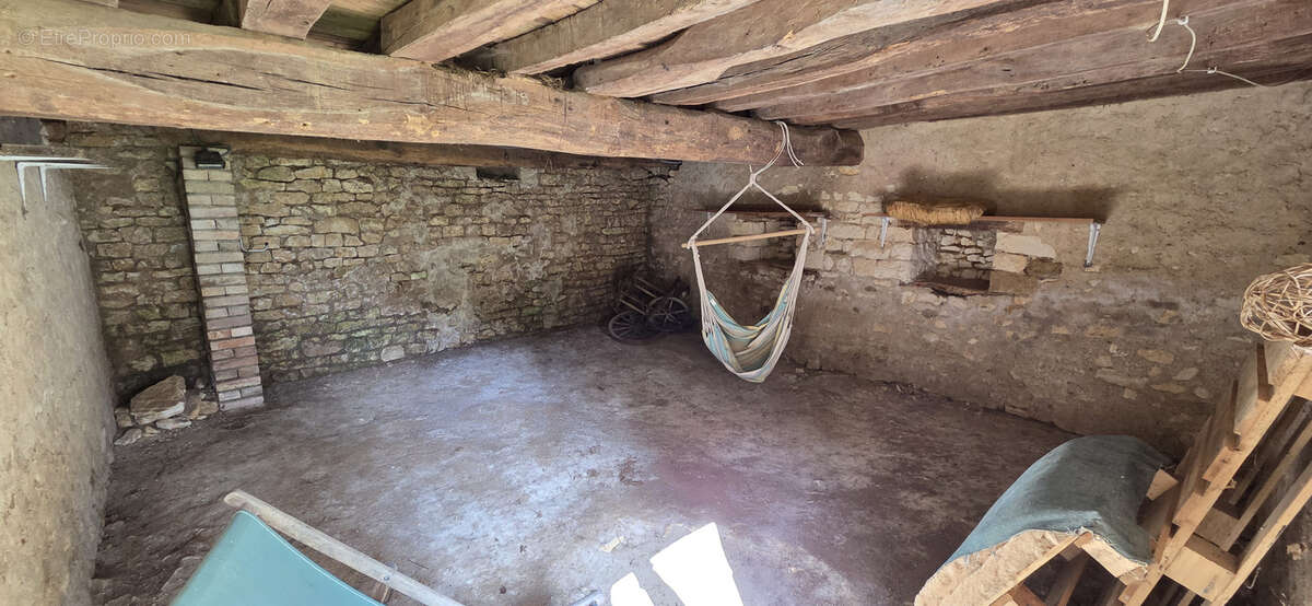 Maison à CUNCY-LES-VARZY