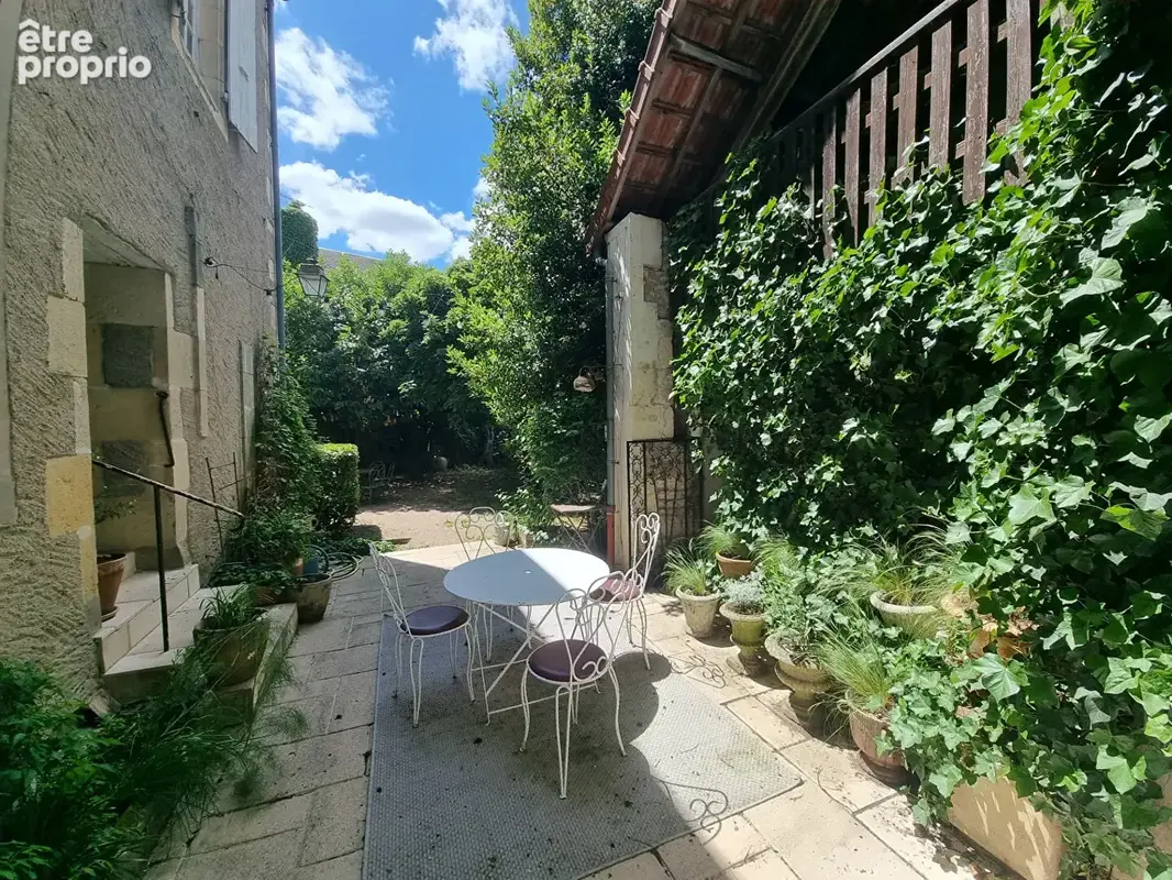 A vendre, demeure de caractère avec jardin et appartement à Pougues-les-Eaux. - photo 10