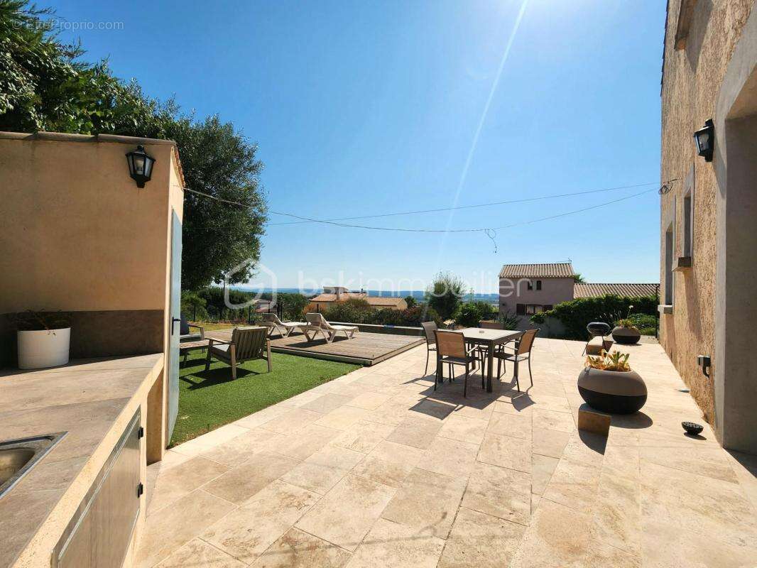 Villa familiale 129 m² 5 chambres avec piscine - photo 2