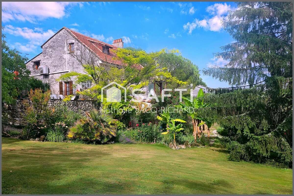 Maison 121 m² à Ribagnac  - photo 2
