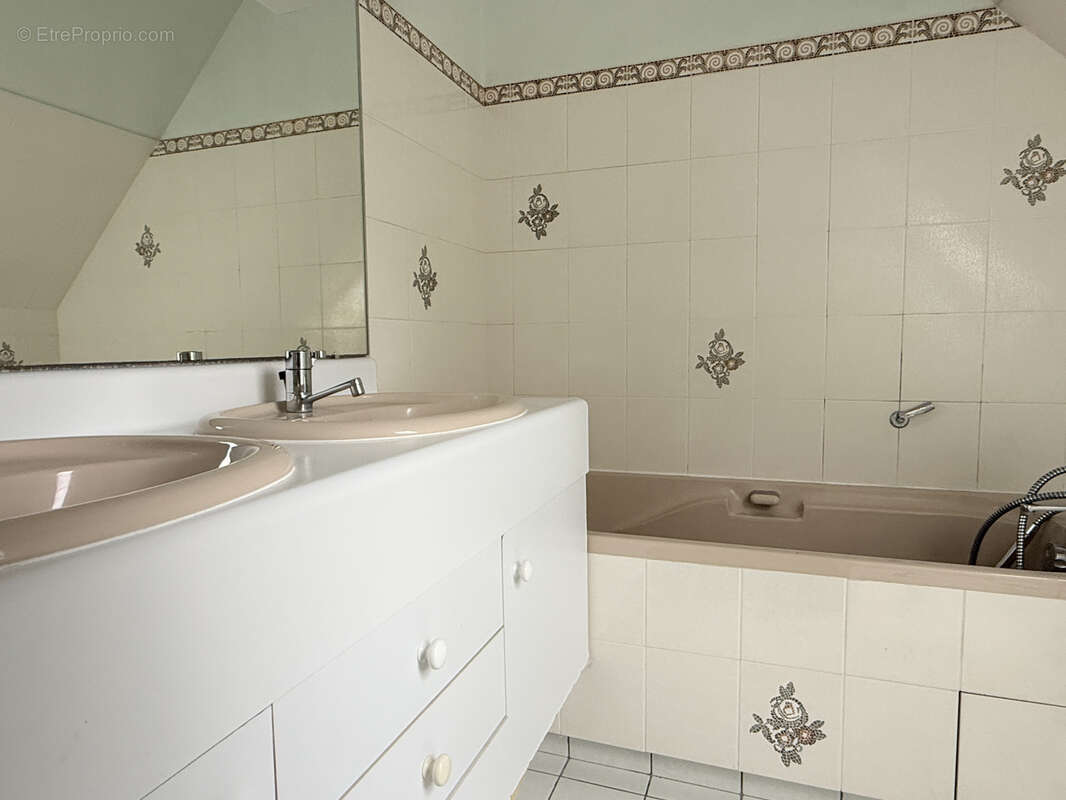 Maison à MORAINVILLIERS