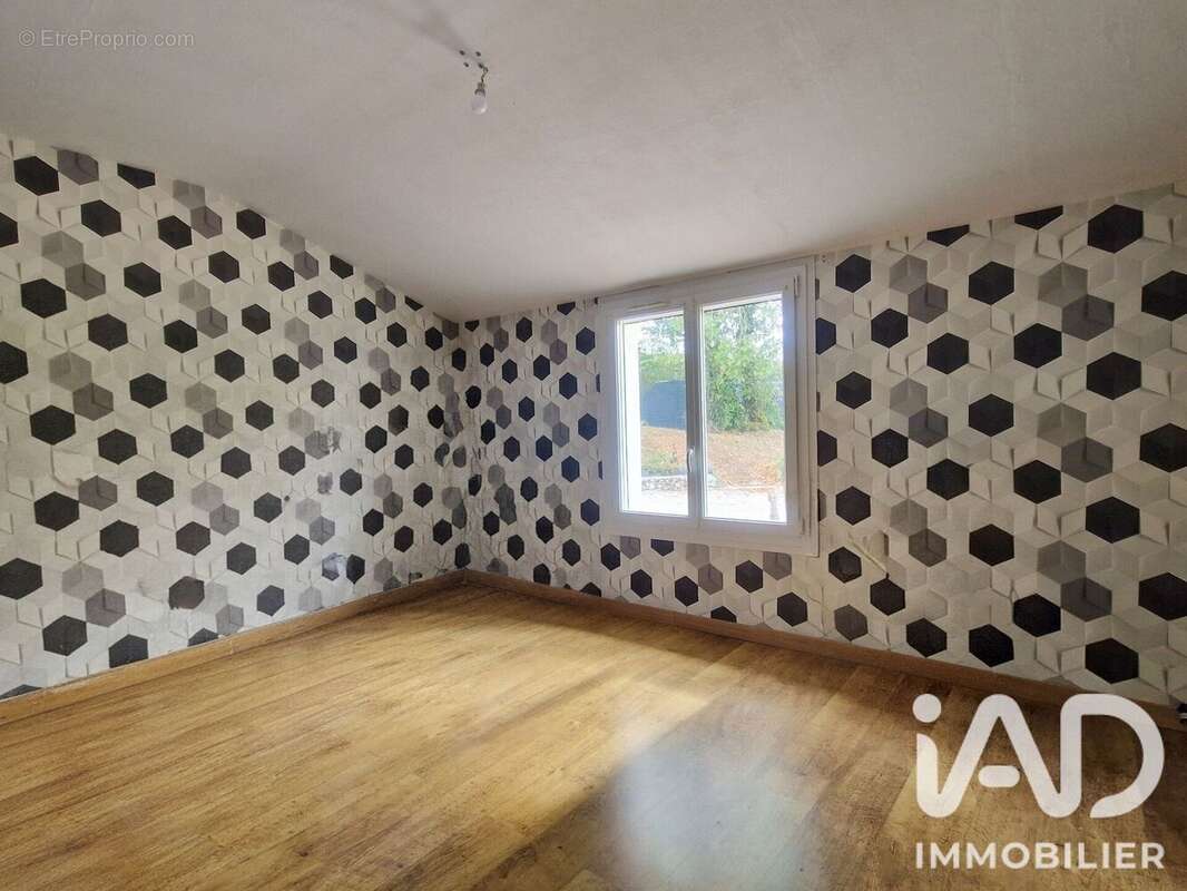 Maison 110 m² à Dirac  - photo 6
