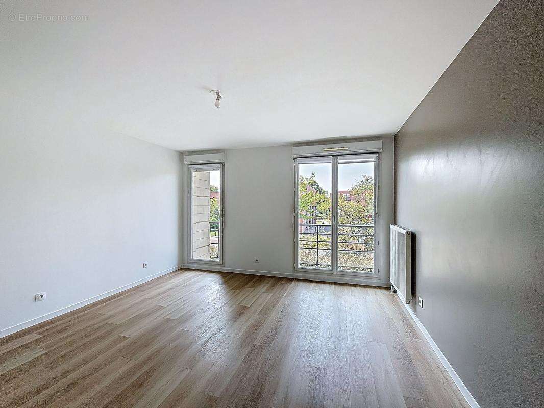 Appartement à MONTIGNY-LE-BRETONNEUX